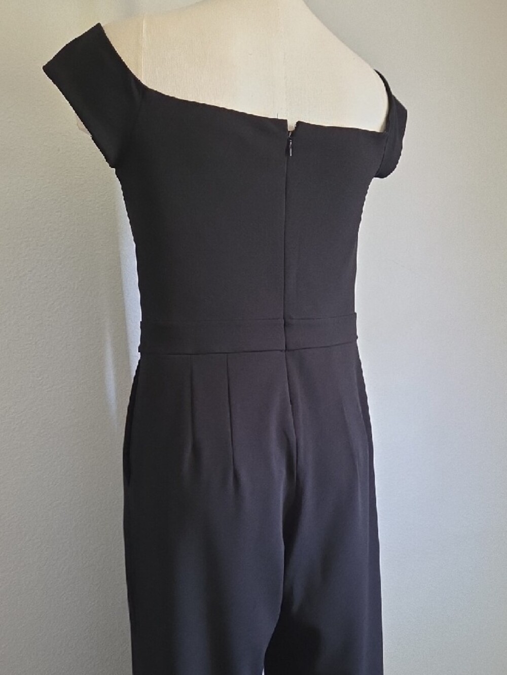 Express Black Cap-Sleeve Wide-Leg Jumpsuit - Picture 4 of 6